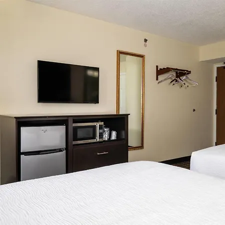 Baymont Inn & Suites By Wyndham Mukwonago Exterior photo