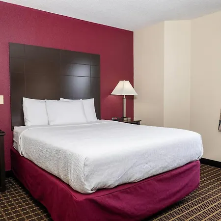 Baymont Inn & Suites By Wyndham Mukwonago Exterior photo