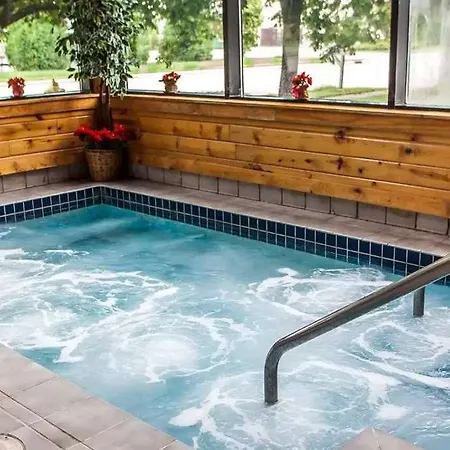Baymont Inn & Suites By Wyndham Mukwonago 