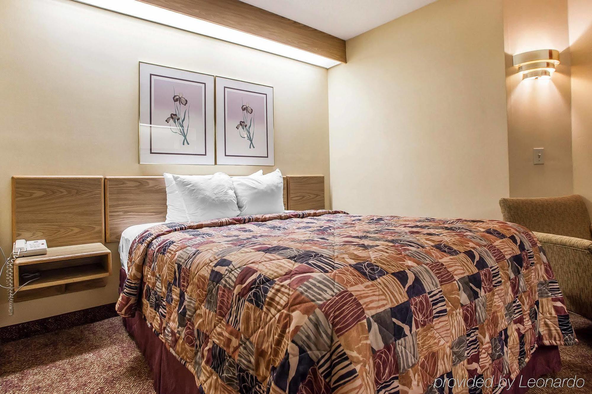 Hotel Baymont & By Wyndham Mukwonago